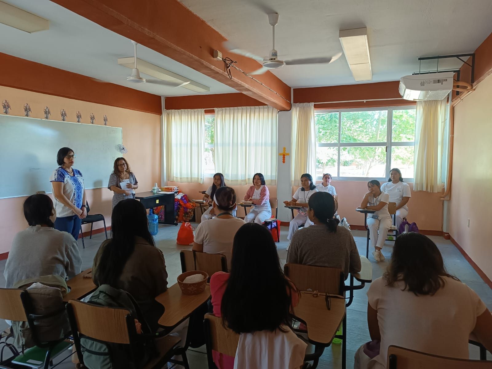 Café-Lila: Sensibilización contra la Violencia hacia las Mujeres