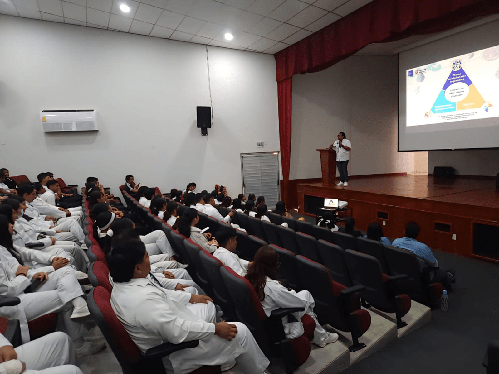 Evento Académico y Divulgativo de la Universidad del Istmo