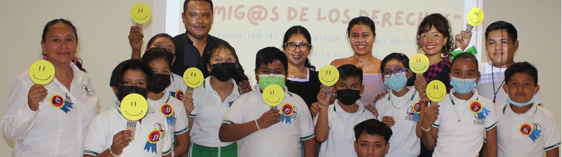 Trabajo en equipo de los universitarios